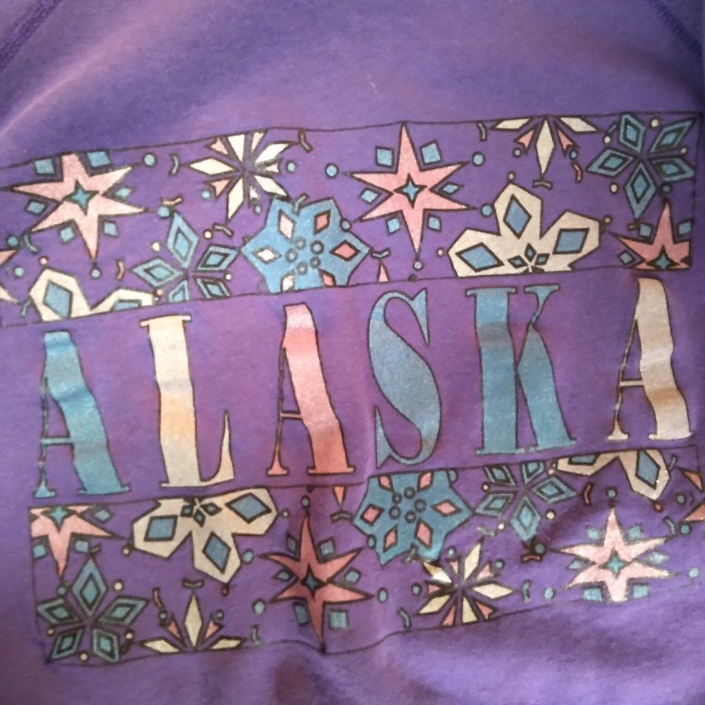 Vintage Alaska Spell Out Snowflakes Crewneck
